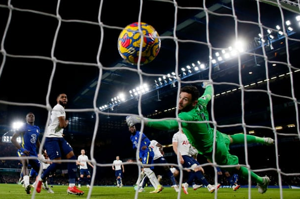  热刺双杀切尔西孔蒂变阵收获奇效  