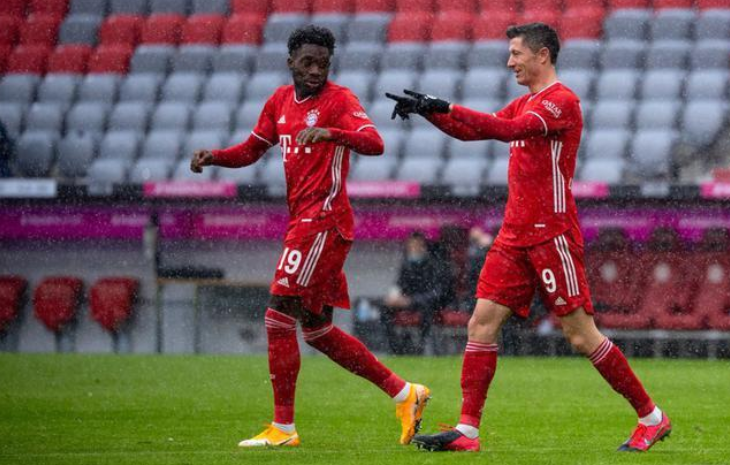  弗赖堡主场逼平领头羊拜仁慕尼黑  