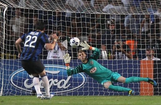  曼彻斯特双雄对决！曼城客场险胜曼联扩大领先优势  